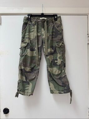 Abercrombie & Fitch Olive Green Camo Cargo Capris